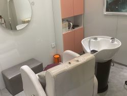 -LESSMORE科技头皮理容中心