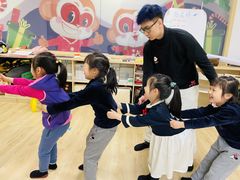-猴有戏教育戏剧·音乐剧·主持口才·演讲朗诵辩论(环球港华师大校区)