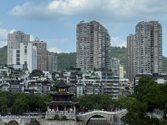 -包整·丝娃娃(一览甲秀楼风景店)