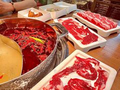 -来龍儿鲜切牛肉自助老火锅