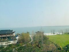 -上海滴水湖皇冠假日酒店