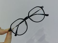 -罗伯特眼镜·蔡司官方授权(罗湖国贸店)