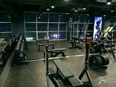 器械区-威克健身游泳(万菱汇店)