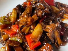 -东口码头·烧鸽子·鱼头泡饼·地方菜(金鹰悦城店)