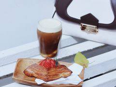草莓可颂-怪 kafe.