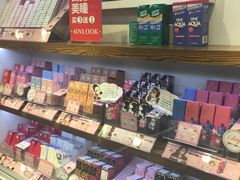 -4iNLOOK美瞳店(龙之梦购物中心虹口店)