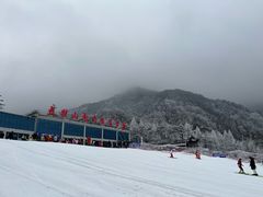 -大别山南武当滑雪场