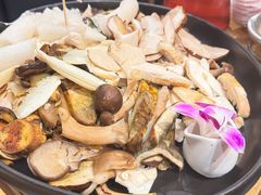 -一朵菌·野生菌探索家火锅(南亚店)