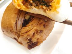 回锅肉包-李与白包子铺(桐梓林店)