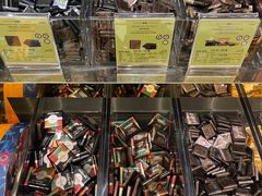 -VENCHI 闻绮(北京国贸商城店)