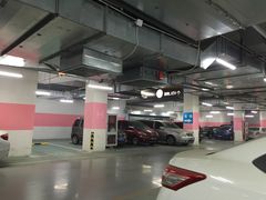 -爱琴海购物公园-地下停车场