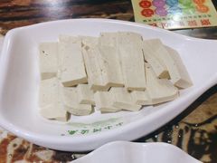老豆腐-小小河边鱼·黄辣丁鲜鱼锅(黎阳店)
