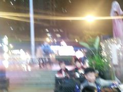 -何师烧烤·香辣蟹·川菜·30年老品牌(太古里旗舰店)