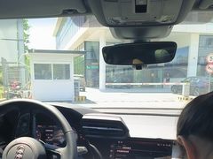 -上海永达奥诚奥迪4S店(申江路店)