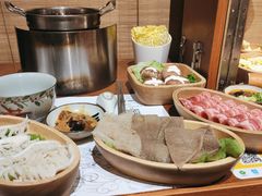 百叶-河一独食·寿喜锅·冬阴功(开明街店)