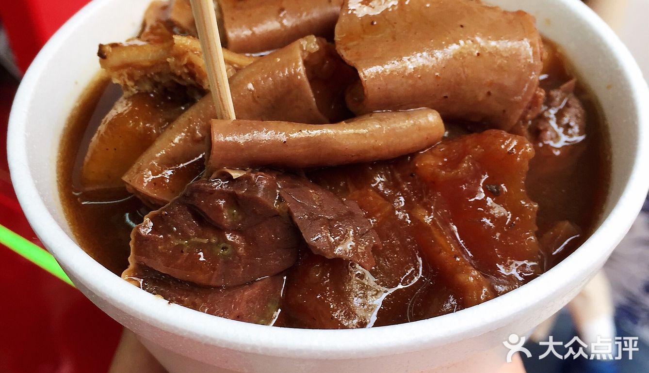 汤头都这么的浓郁，面条筋道爽滑，不夸张，汤都喝光光