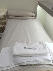 -苗方清颜专业祛痘·皮肤管理