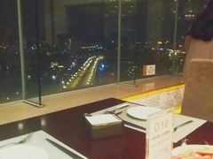 -荣誉国际酒店-云顶旋转餐厅