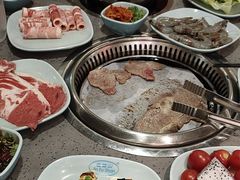 -金滏山烤肉·海鲜·火锅自助餐厅(襄阳万达店)