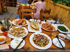 -三亚火车头万人海鲜广场