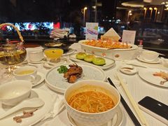 -深圳富苑皇冠假日套房酒店