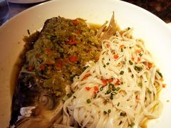 酱椒蒸鱼头配手工面-雀蓝川菜(奥体广场店)