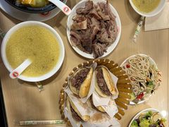 -闫家驴肉老店(华电一校店)