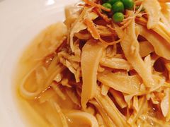 -吴越荣记苏州菜·松鼠桂鱼100%活鱼现做(斜塘老街店)