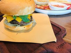 牛肉芝士汉堡-FABIO’S费比欧披萨餐厅