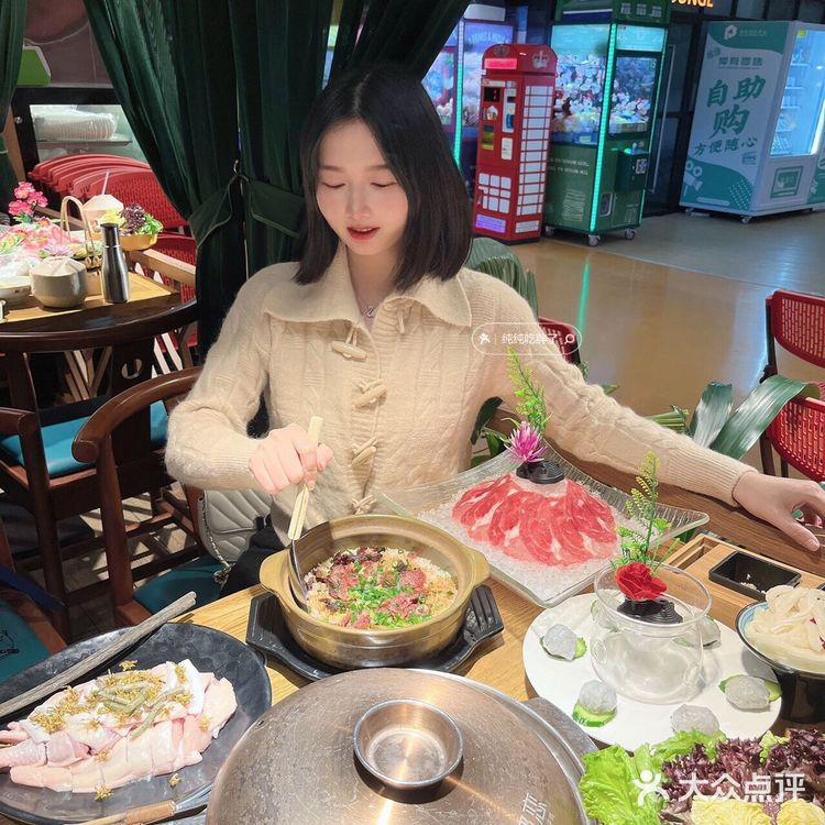 中山探店|值得N刷的椰恋,原味的椰青水汤底