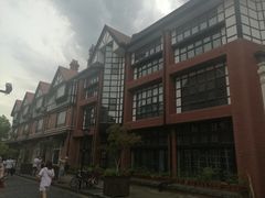 -钟书阁(松江泰晤士小镇店)