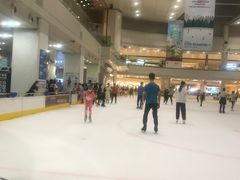-冰纷万象滑冰场(深圳万象城店)