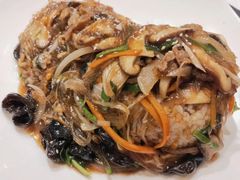 蘑菇烤牛肉石板拌饭-本粥&拌饭cafe(欧亚新生活店)