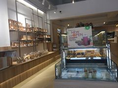 -顶东面包花园·生日蛋糕(世博店)