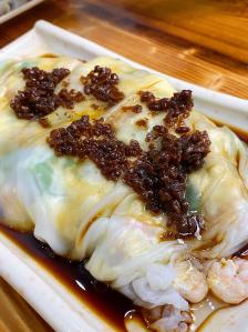 羊肉肠粉真的是头次吃有一股烤羊肉串的孜然香味胡萝卜和羊肉羊肉真的