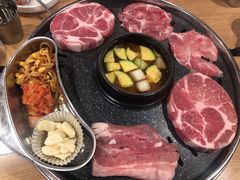 -江南猪肉商会无限续吃(弘大店)