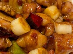 宫爆桃仁鸡丁-闫府私房菜·老字号(恒隆店)