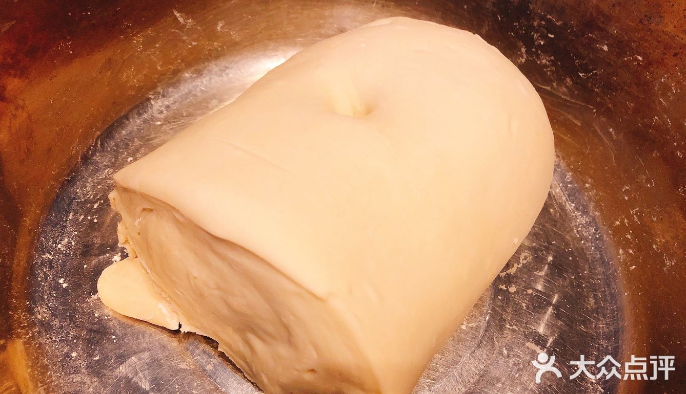 饺子大变身，红太狼的平底锅还有这个用处！