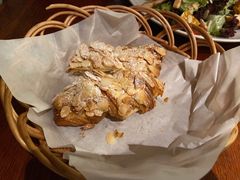 杏仁羊角-麦田工坊(月湖店)