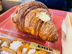 泡芙羊角-OUR Bakery(三里屯太古里店)