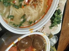 -亮亮面馆(经六路店)