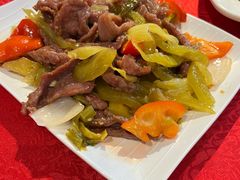 酸菜炒牛肉-粤北餐馆