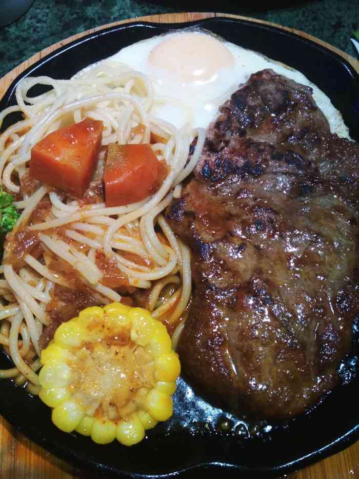 豪仕来牛排馆(悦荟店)-"常吃豪仕来,悦荟店倒是第一次来.店面挺大.