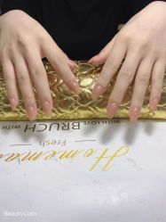-蜜桃美甲美睫化妆