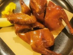 玻璃皮润烧乳鸽-大树餐厅(大悦城店)