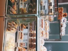 面包甜点陈列柜-白玉兰食品(甜云店)