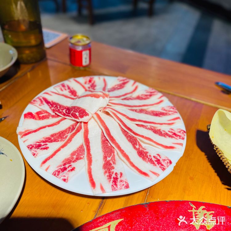 涮肉最好，配上地道的重庆式油碟，简直不要太棒了！