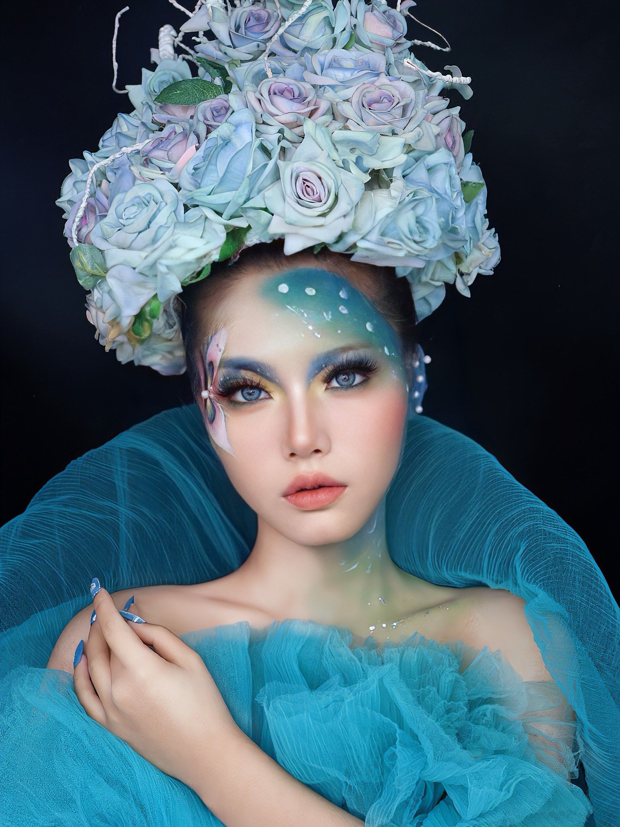 舞台创意妆
任何时候,化妆师都要有美的创意～
无需太多,我们要