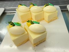 -亚洲国际大酒店·云顶阁旋转自助餐厅