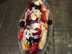 -莓园冰淇淋店